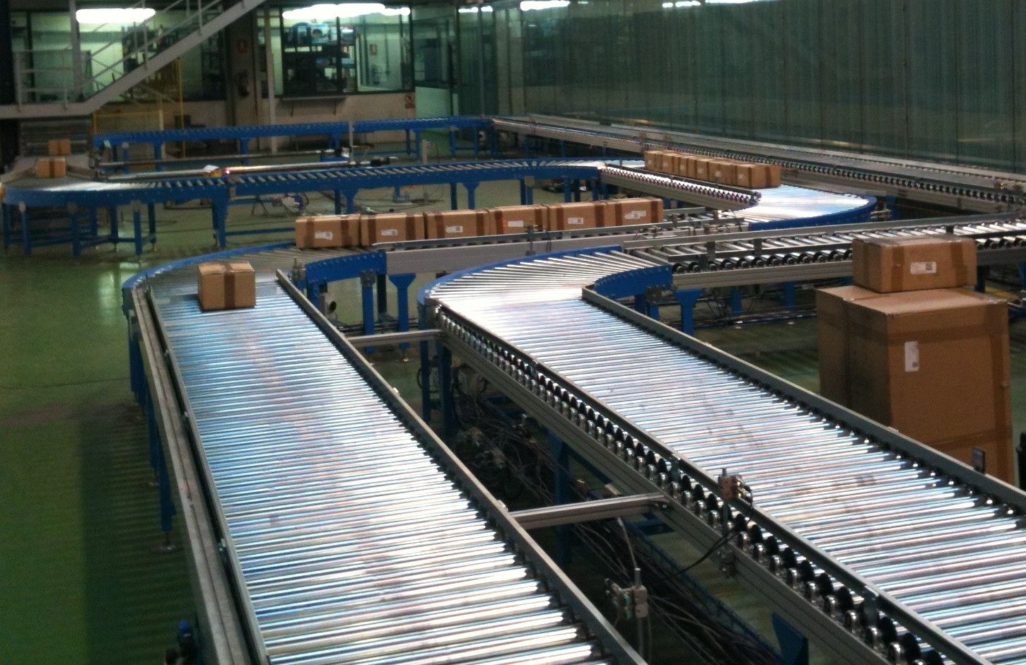 case conveyor for e-beam sterilization